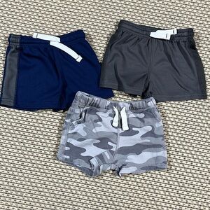Lot of 3 Carter’s shorts, size 6 months
